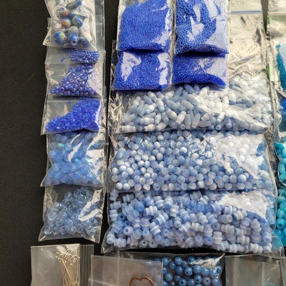 Vintage Bead Lot Shades Blue- 1.12 lbs, Glass, Crystals, Pearls, Seed, Findings - Picture 2 of 4